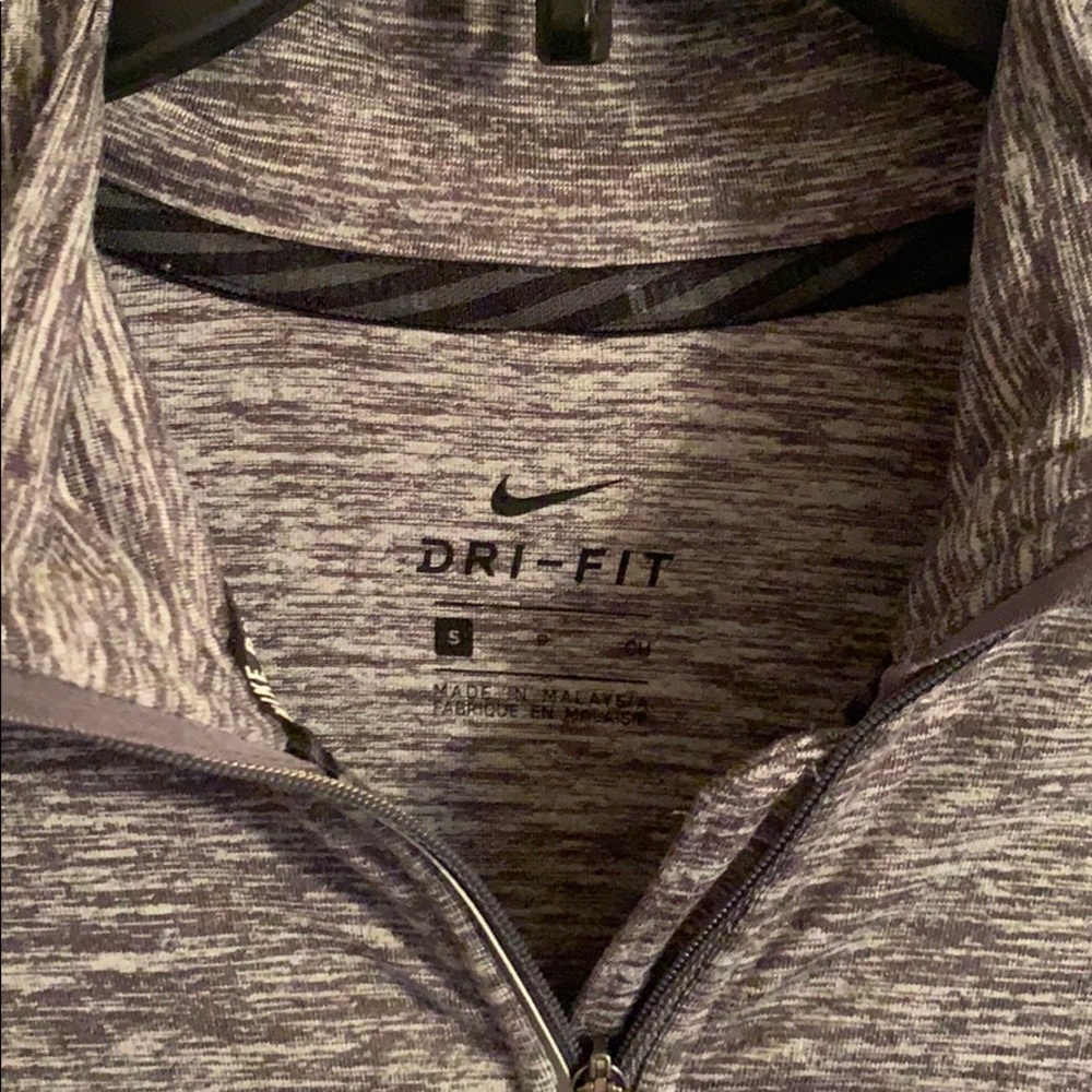 Nike pullover! - Picture 2 of 2